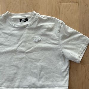 Nike crop top t-shirt